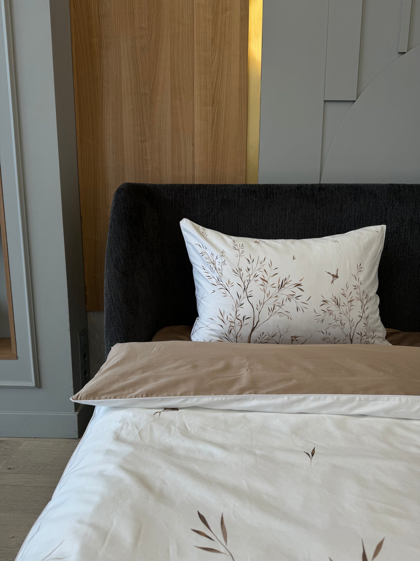 Whispering branches Bed set