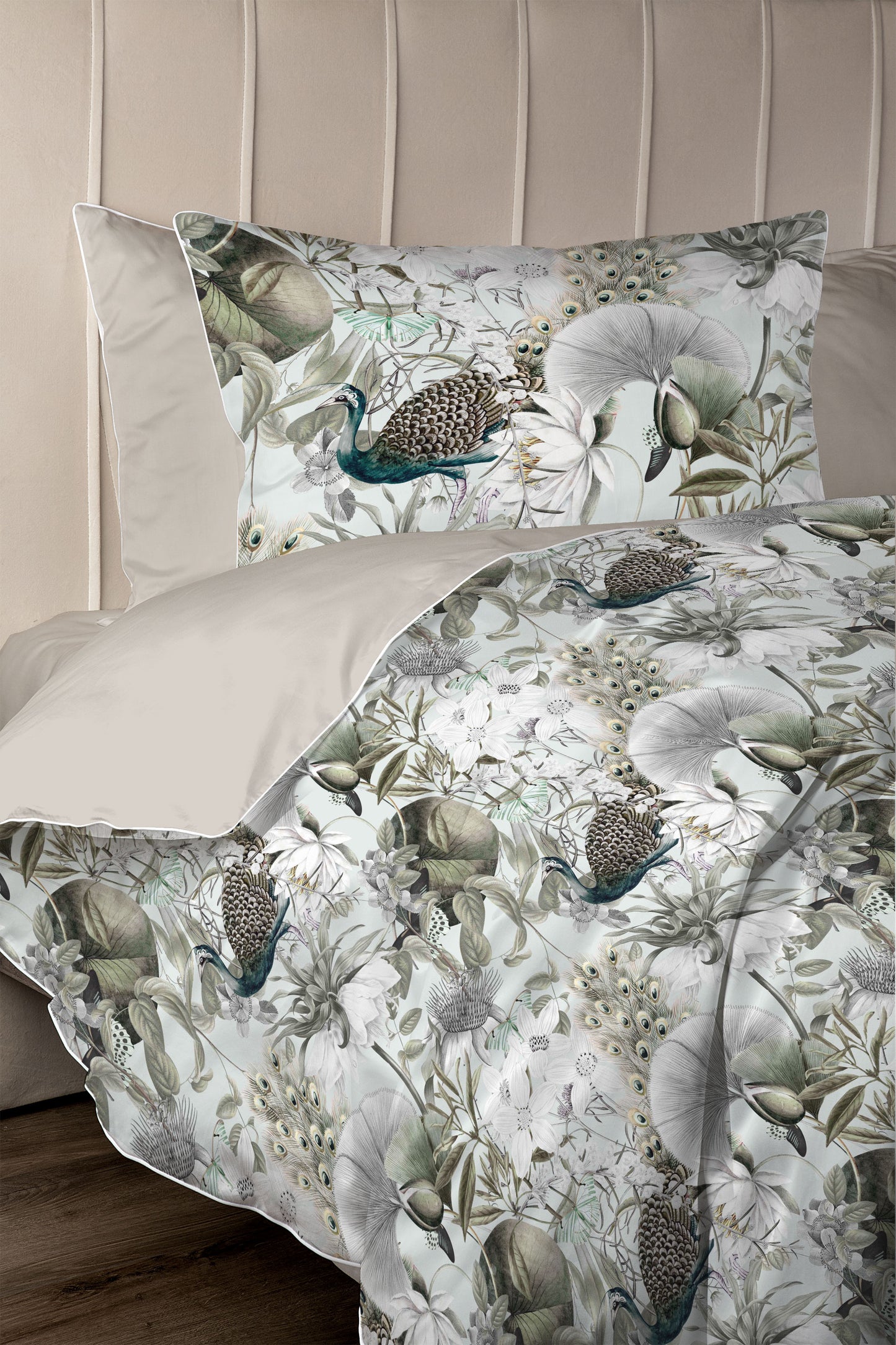 Peacock garden Bed set