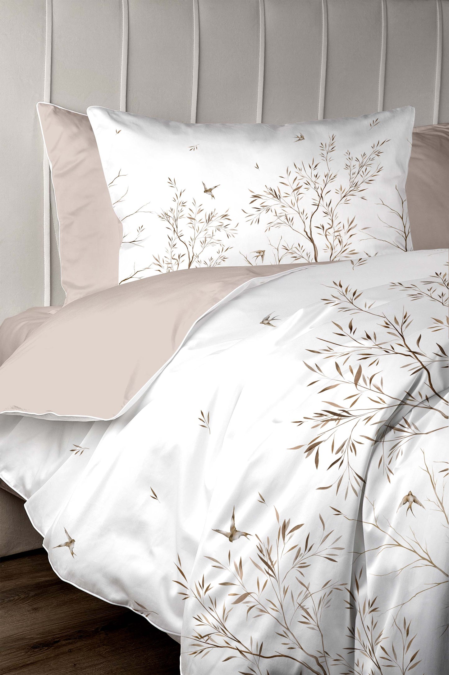 Whispering branches Bed set