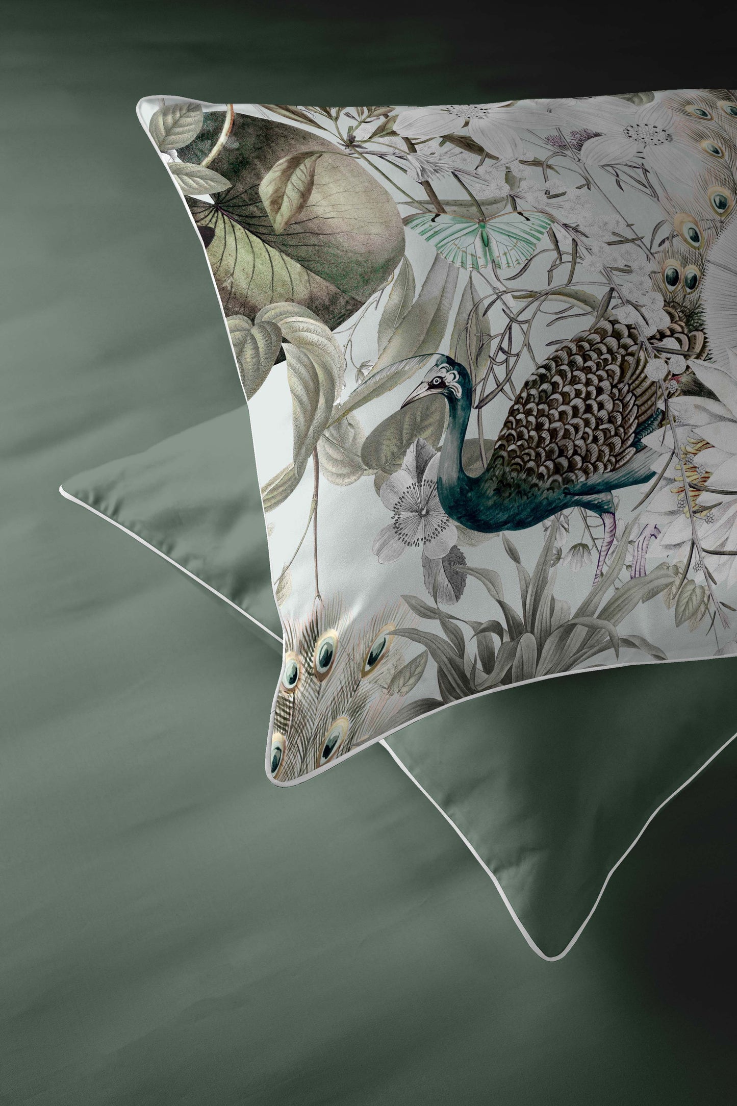 Peacock garden Bed set