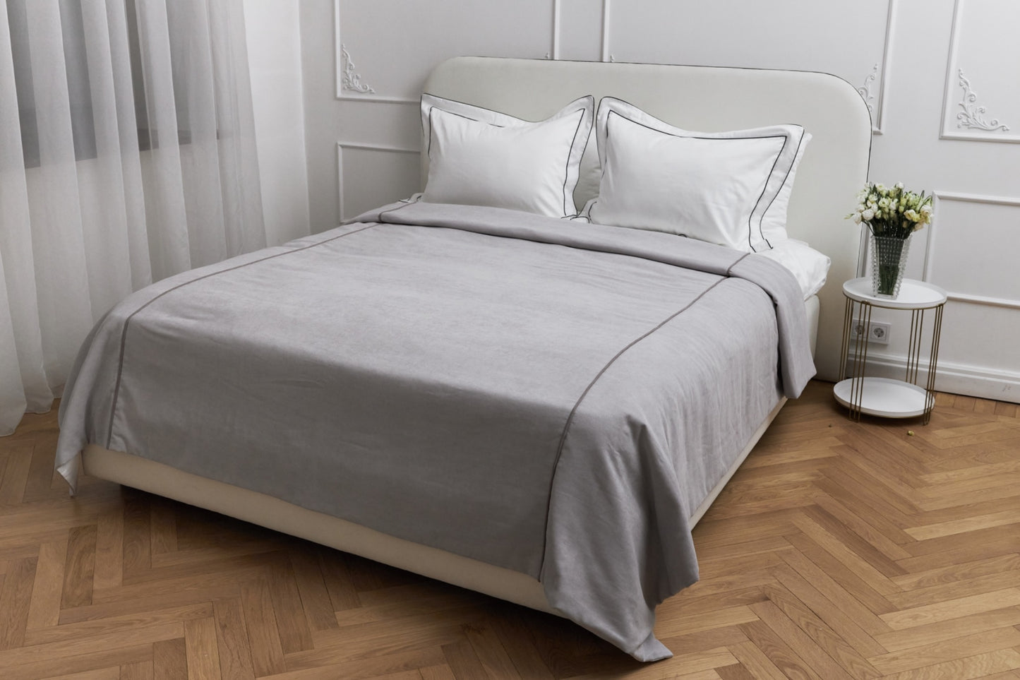 Midnight trim Bed set