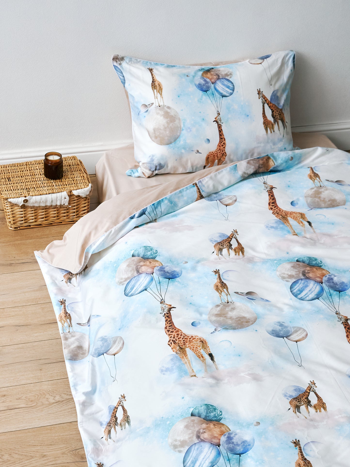 Celestial giraffes blue Bed set