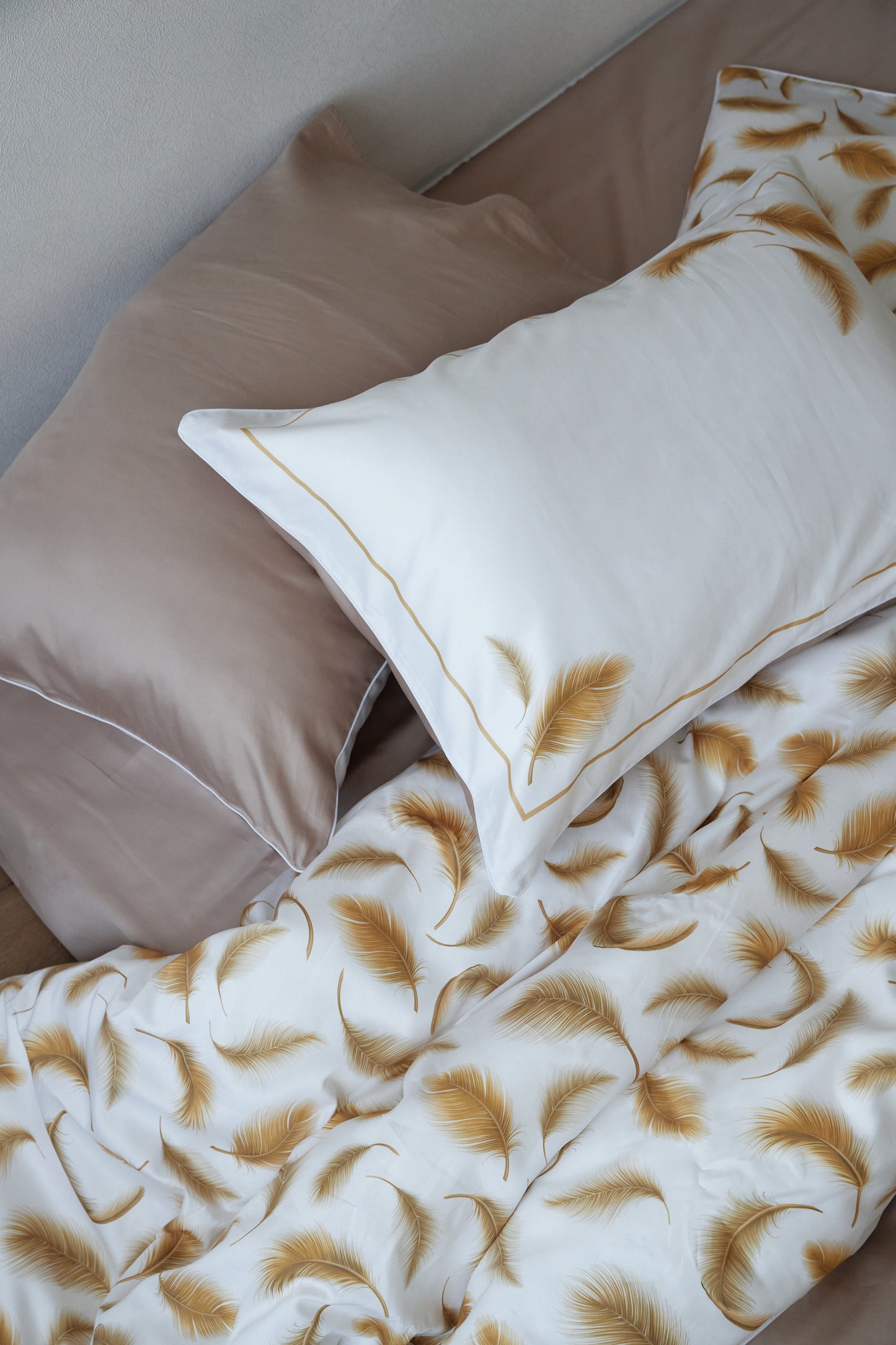 Rihla Feather Bed set