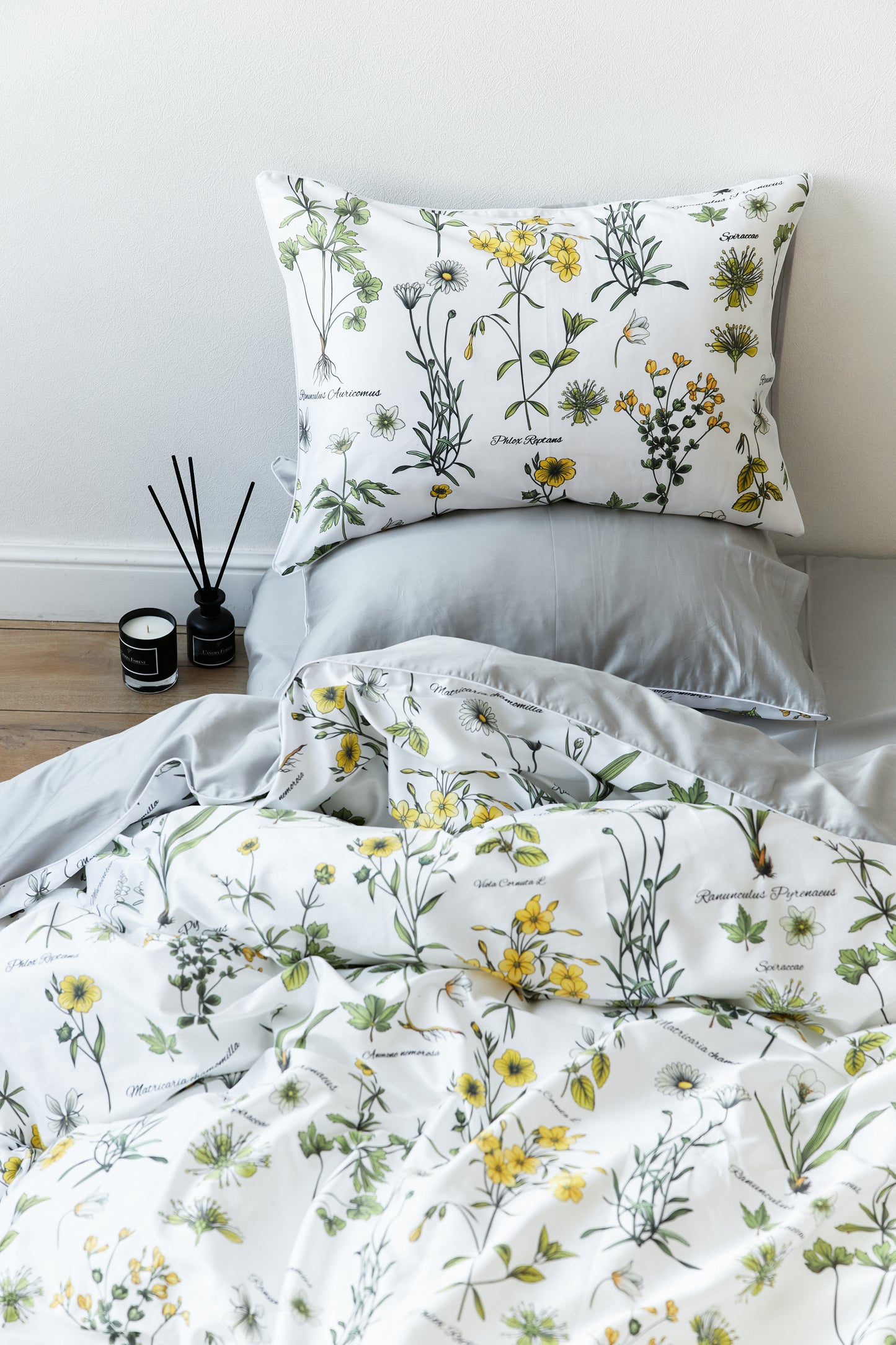 Herbal manuscript Bed set