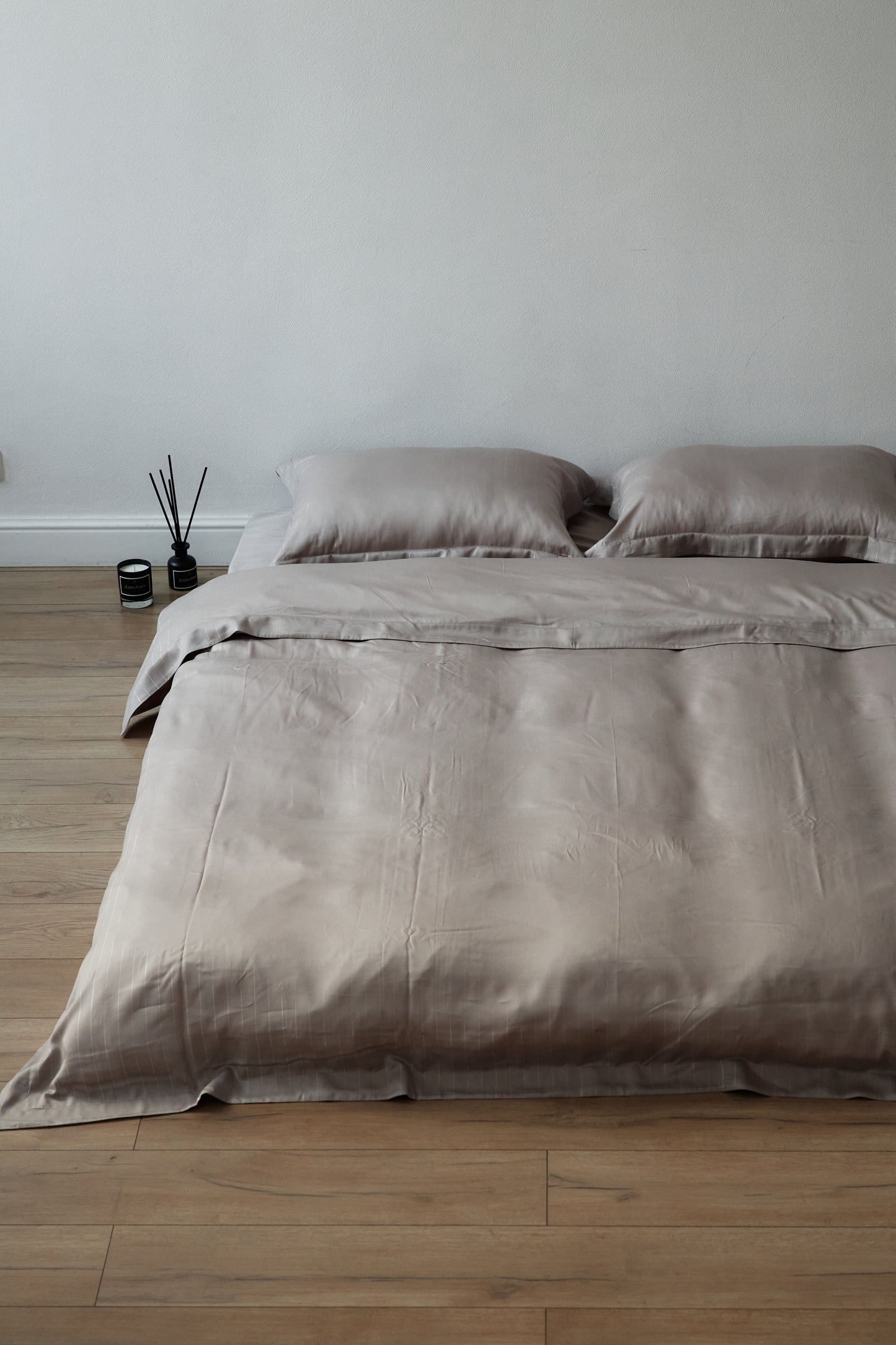 Dawn thread Bed set
