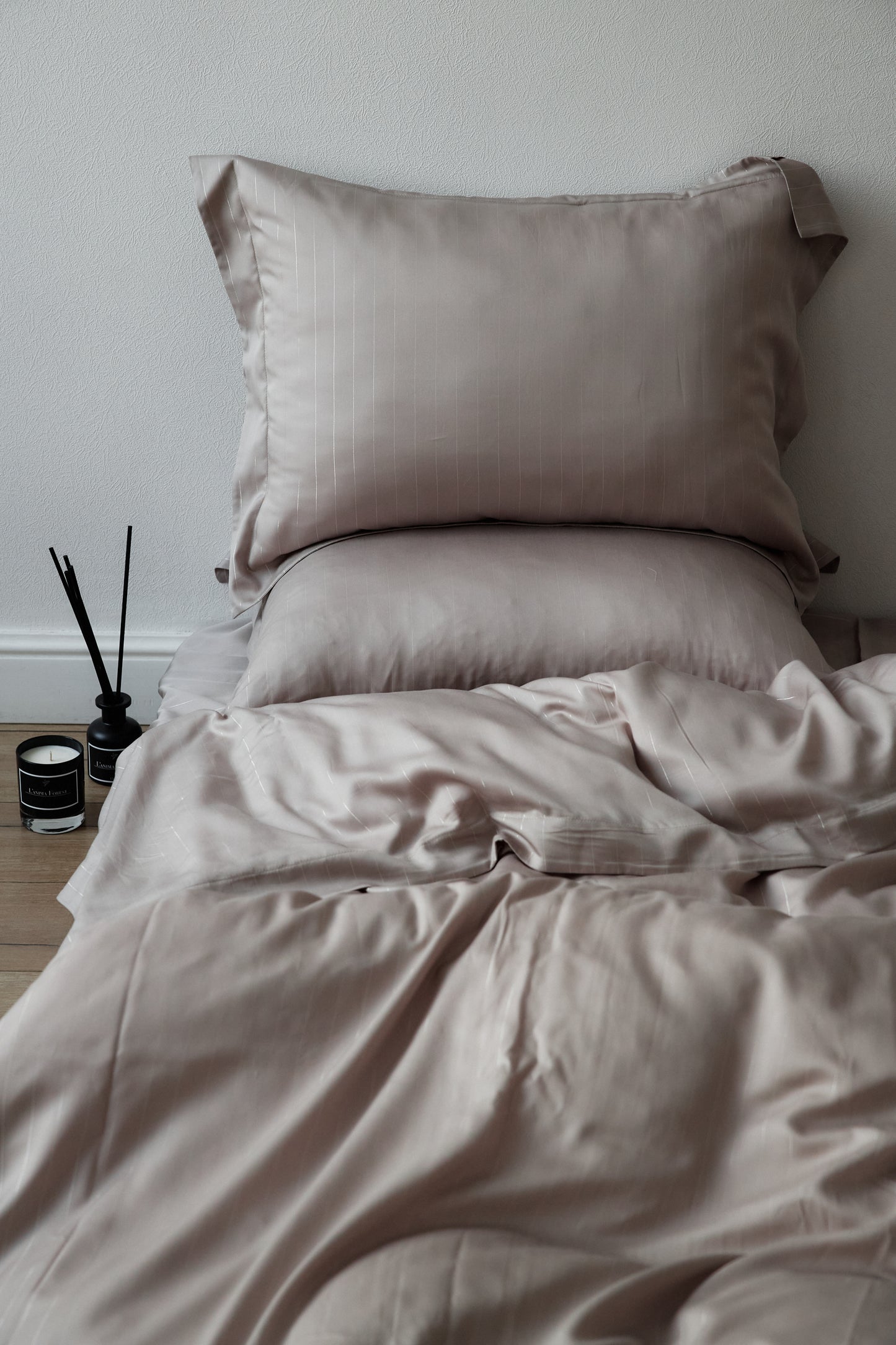 Dawn thread Bed set