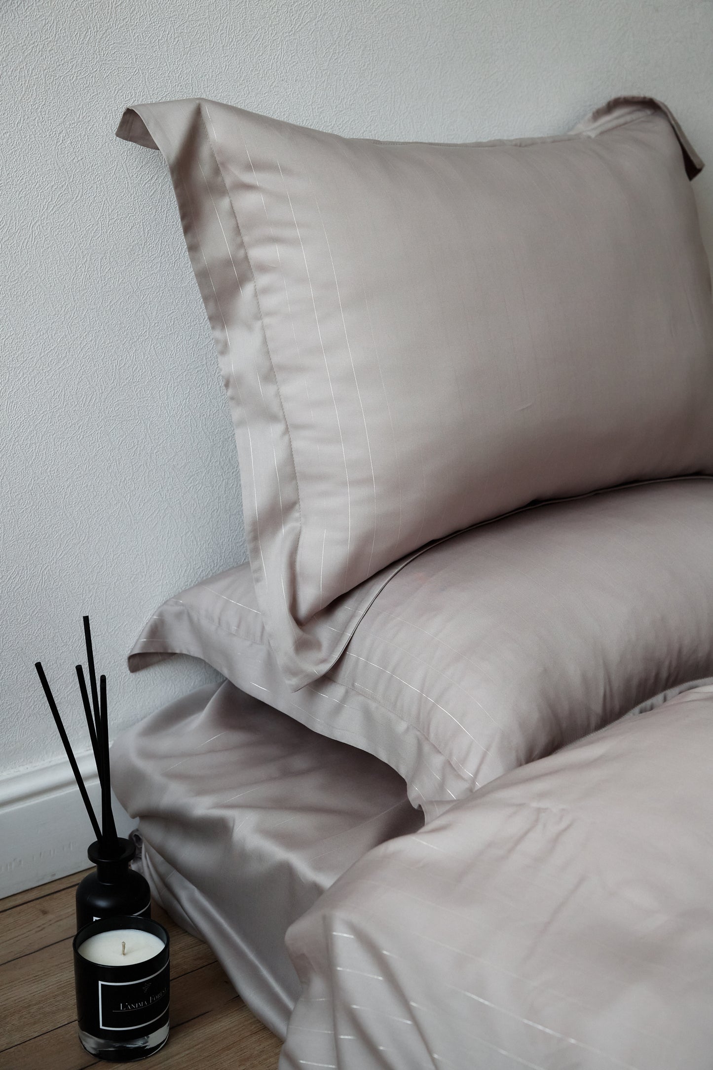 Dawn thread Bed set