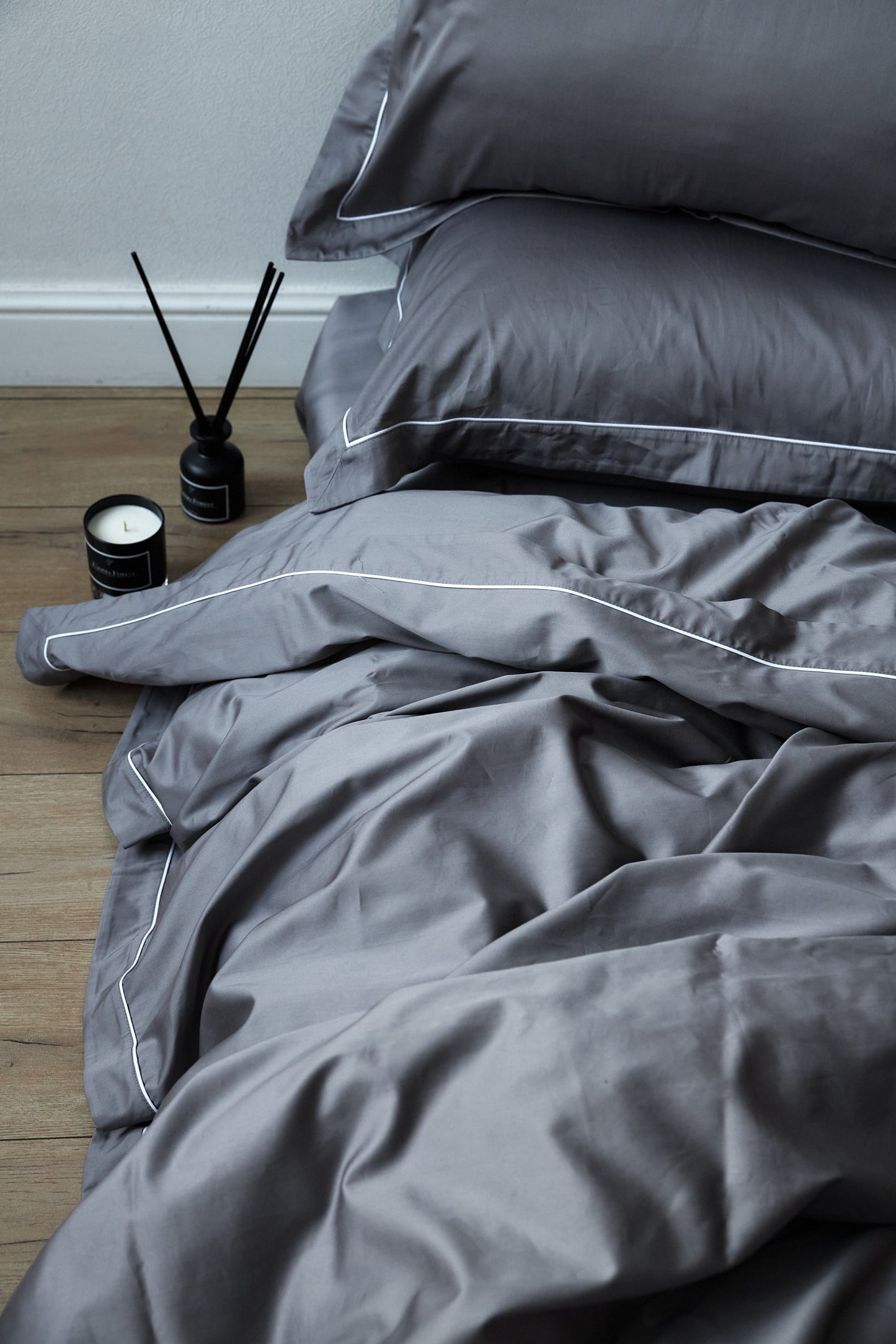 Steel mist Bed set