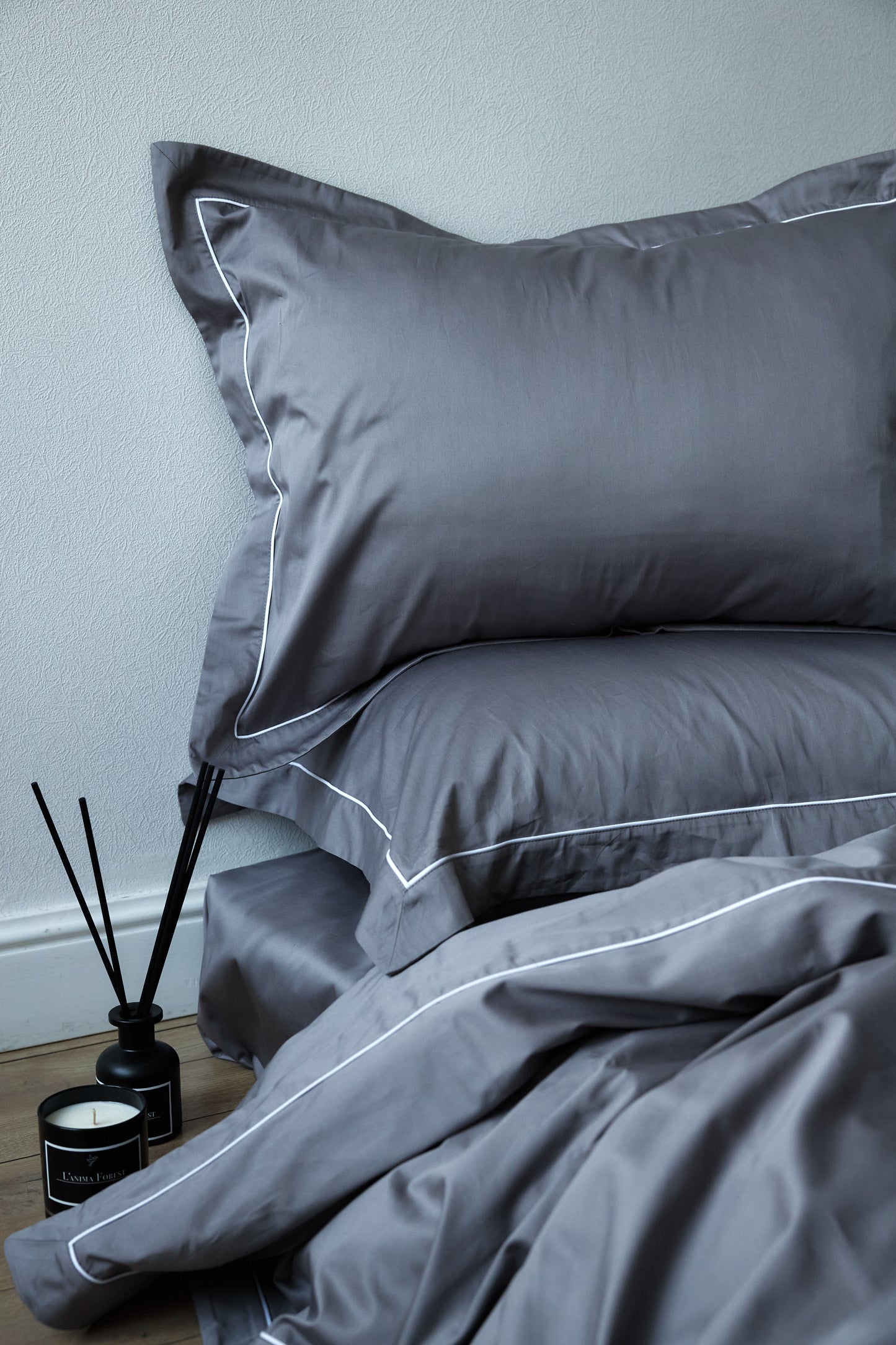 Steel mist Bed set