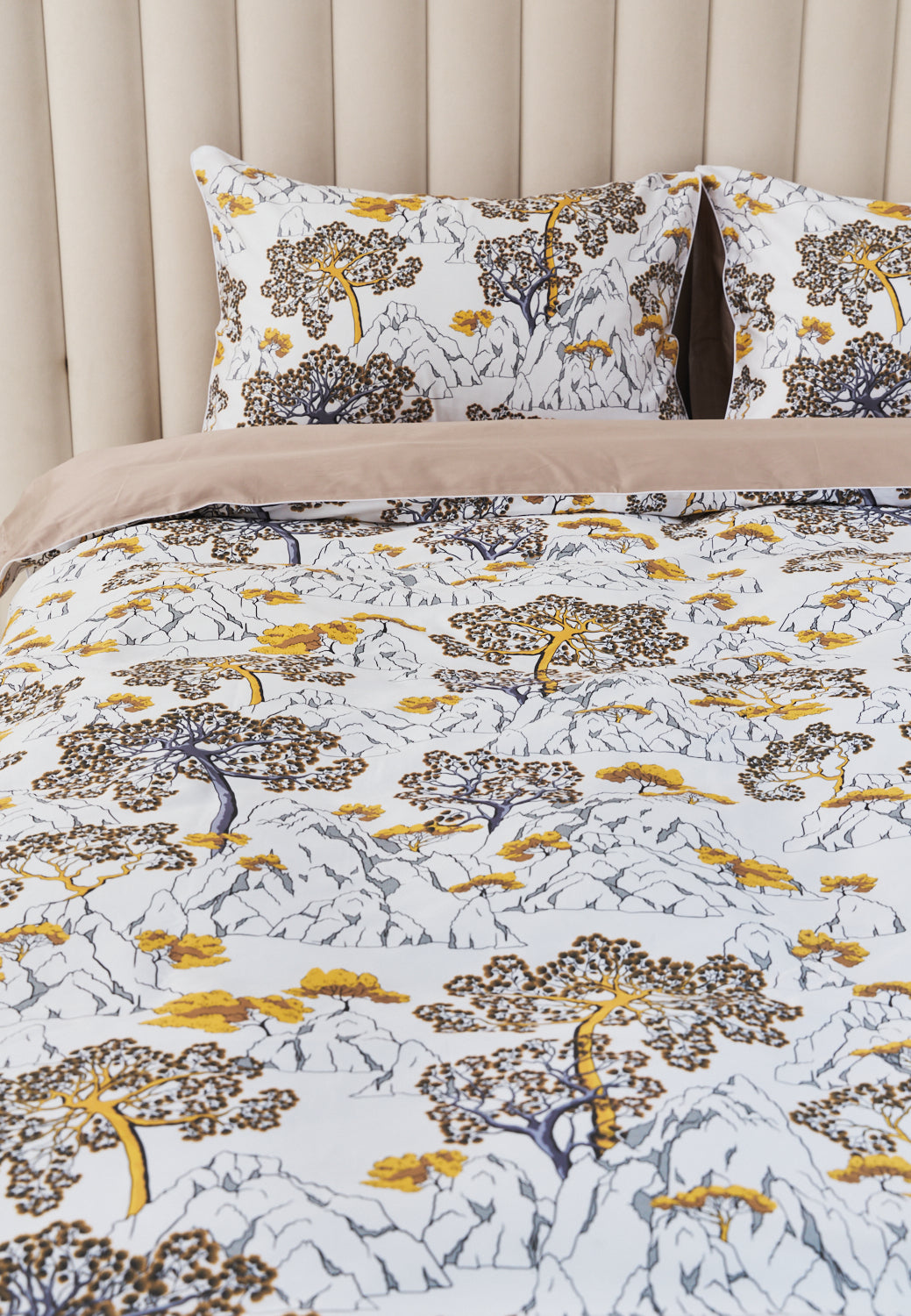 Amber heights Bed set