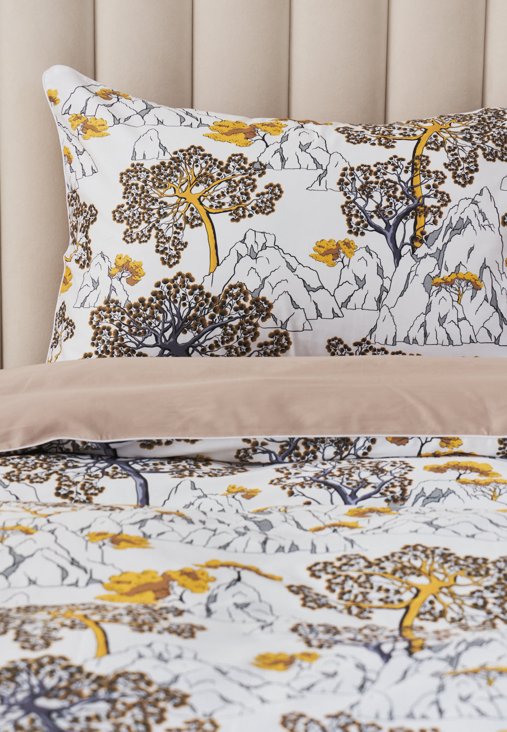 Amber heights Bed set
