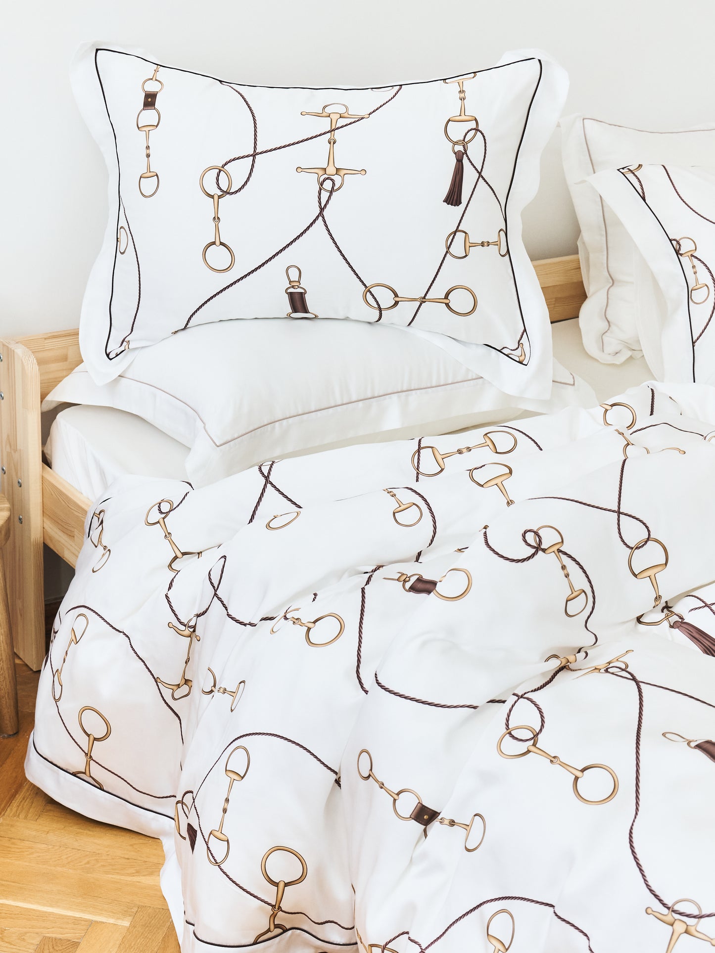 Sultan's thread Bed set