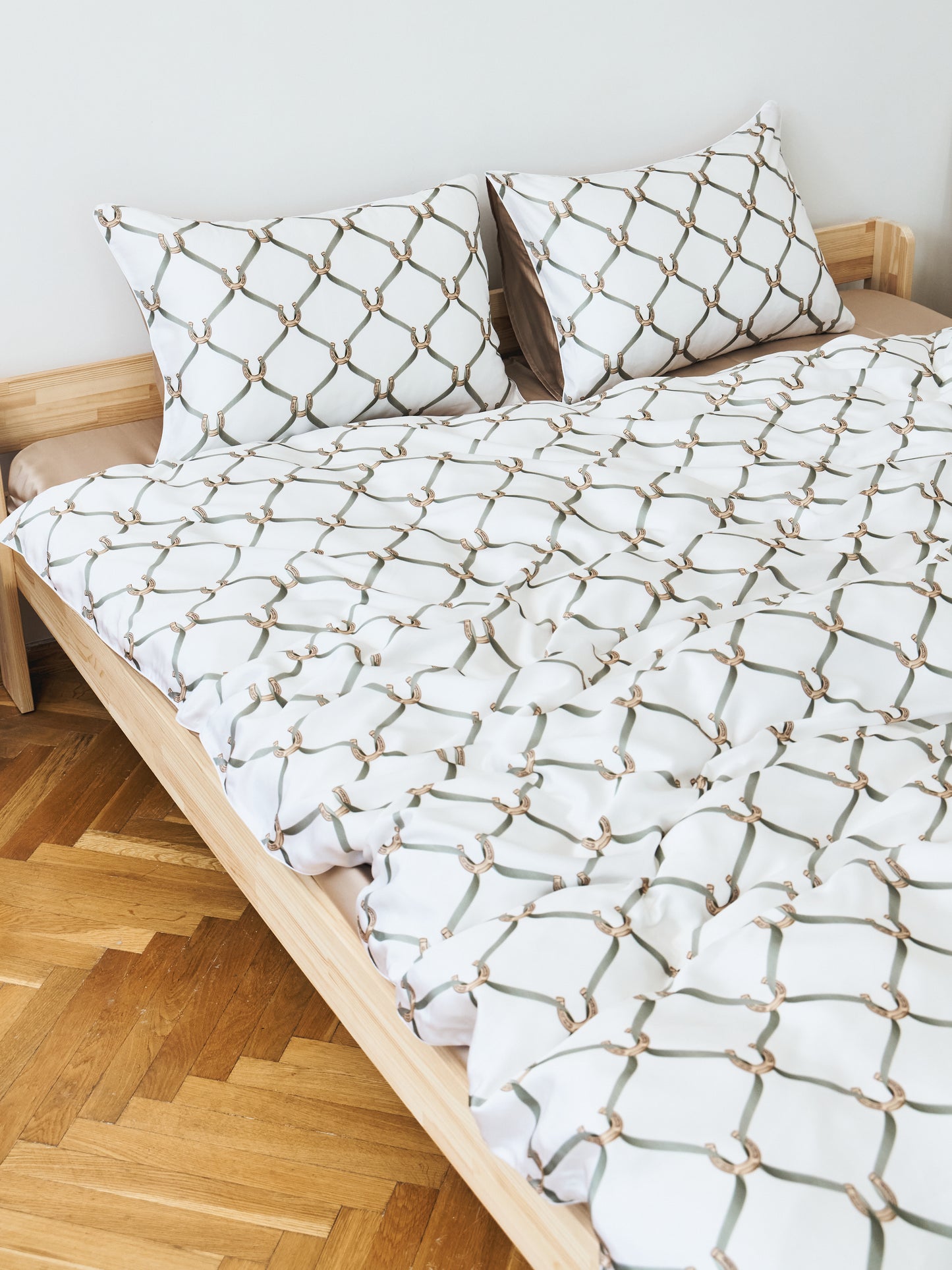 Sands of fortune Bed set