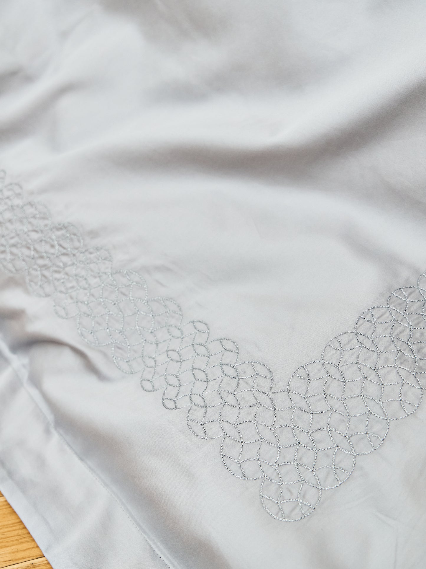 Carved light Bed set