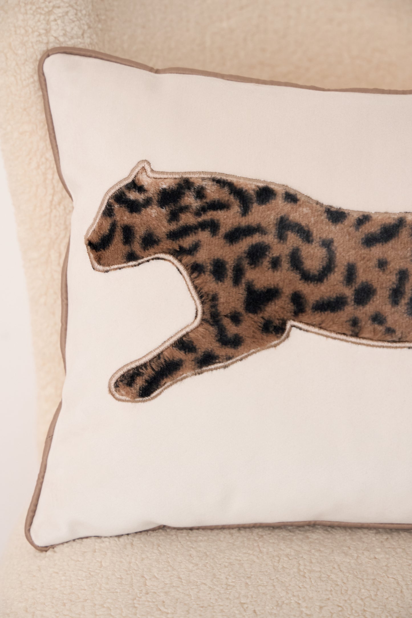 Chic sprint Decorative cushion