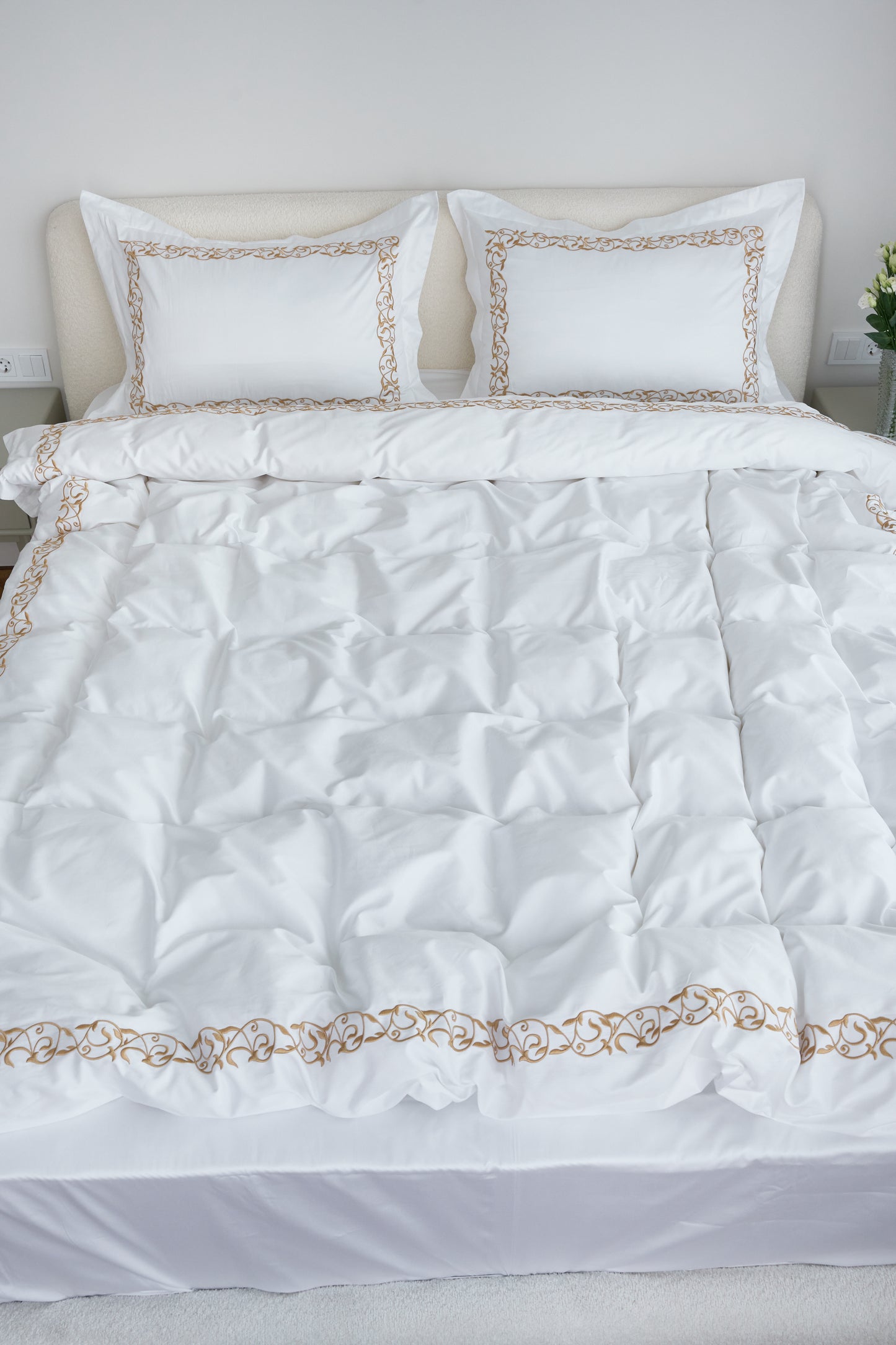 Golden script Bed set