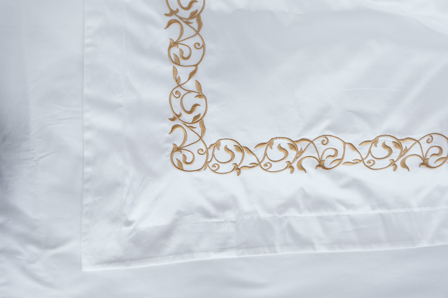 Golden script Bed set