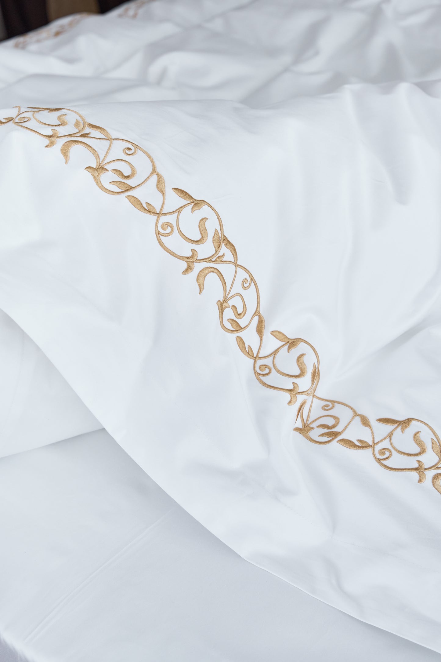 Golden script Bed set