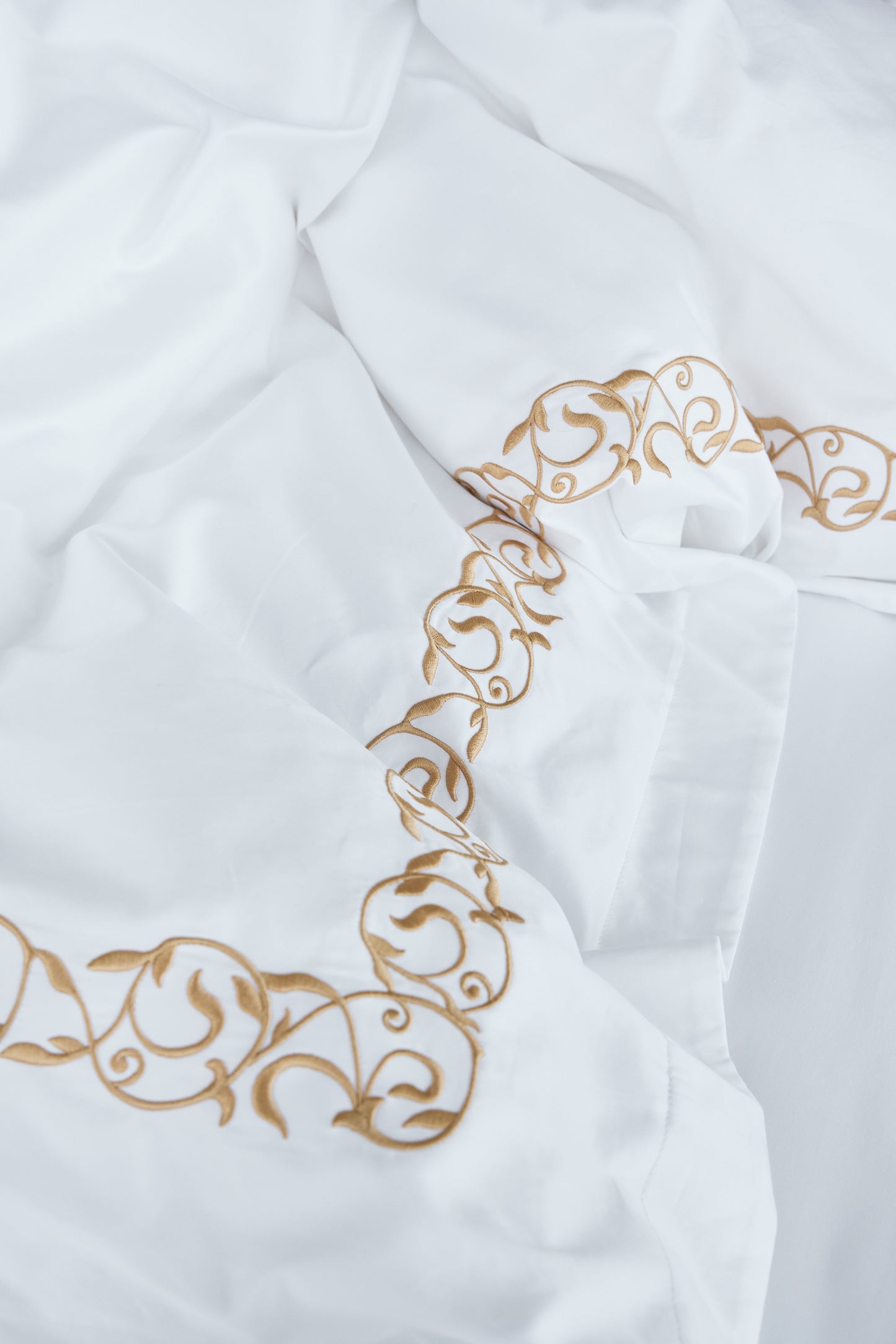 Golden script Bed set