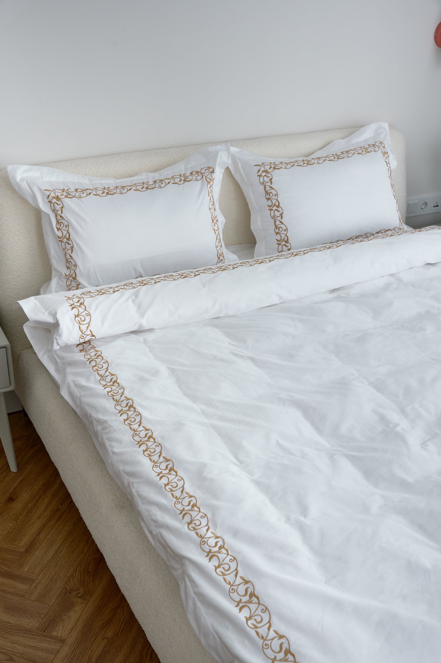 Golden script Bed set