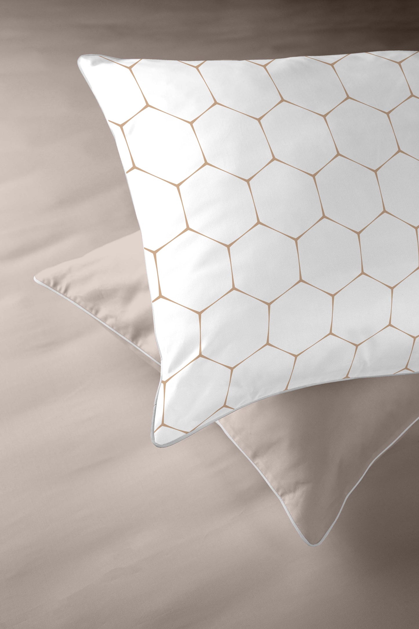 Honeycomb veil Bed set