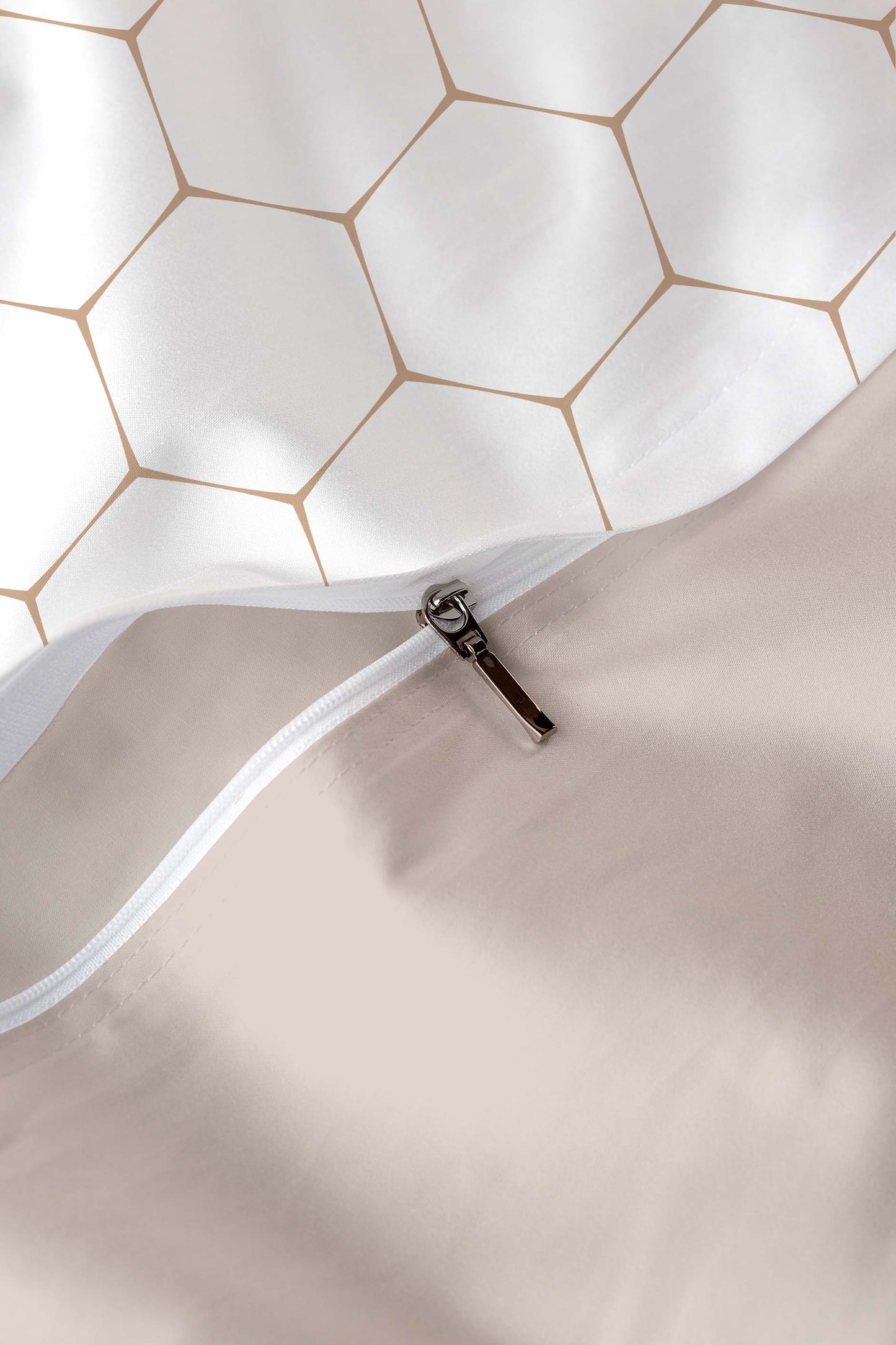 Honeycomb veil Bed set