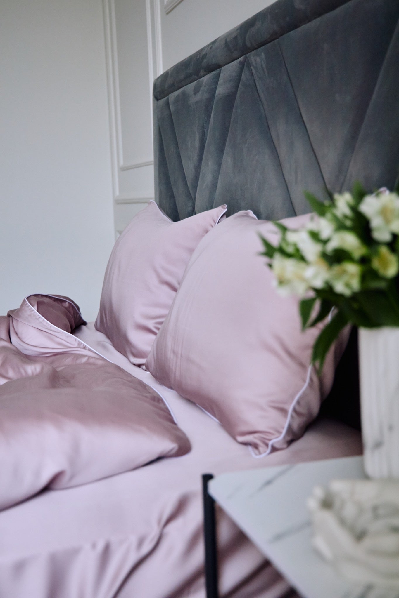 Blush veil Bed set