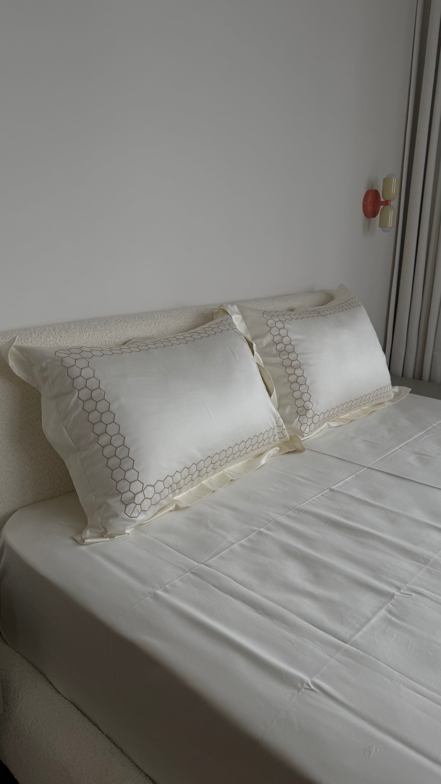 Honey silence Bed set