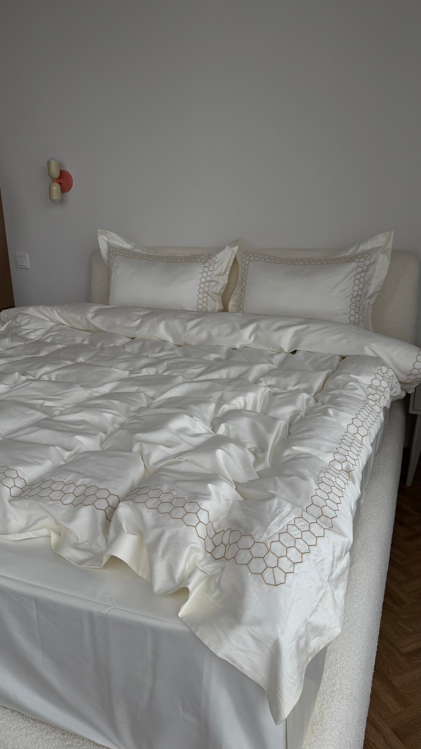 Honey silence Bed set