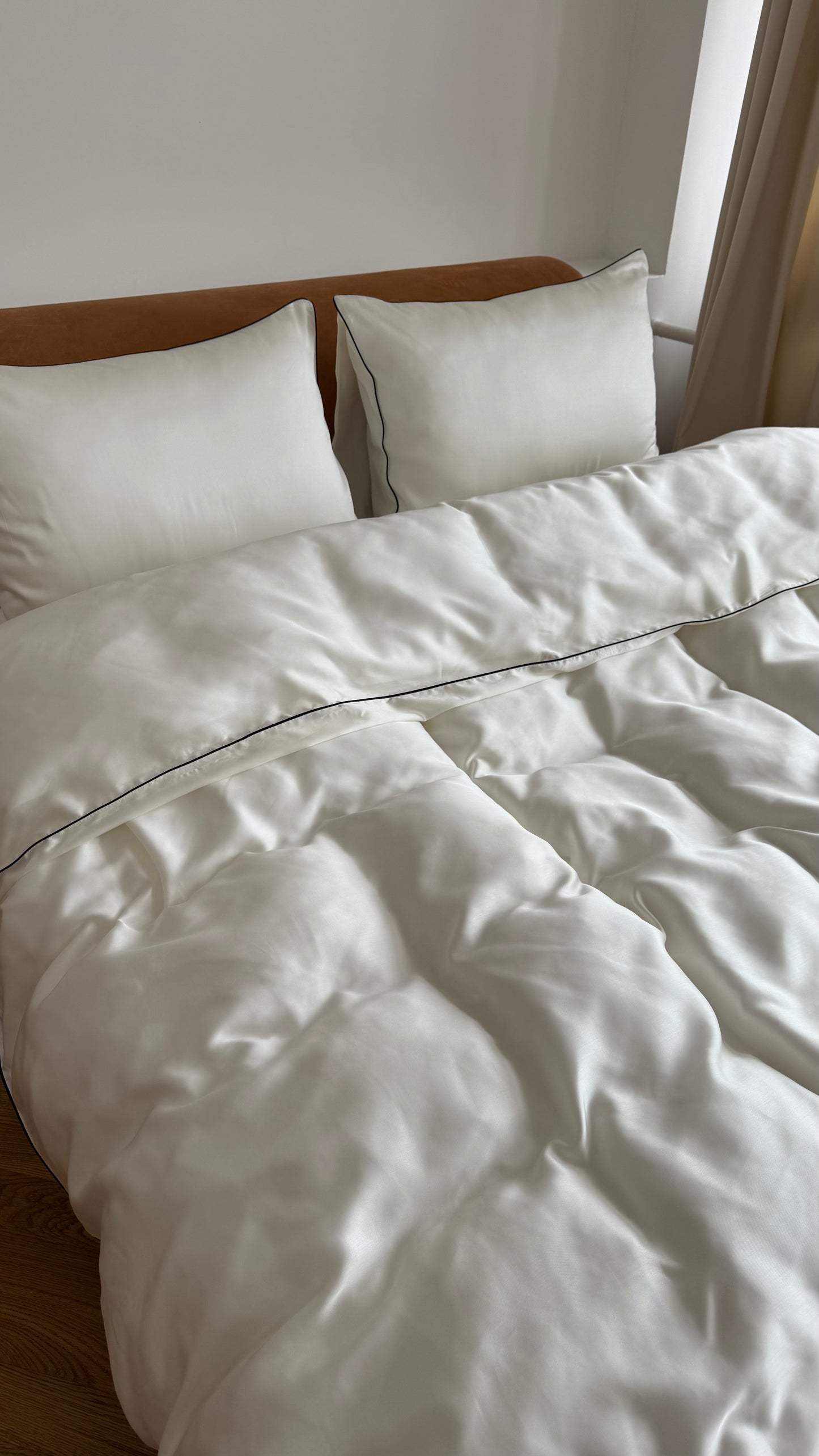Tencel bed set with colored pipe