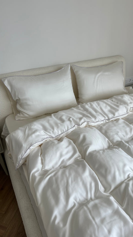 Tencel bed set with colored pipe