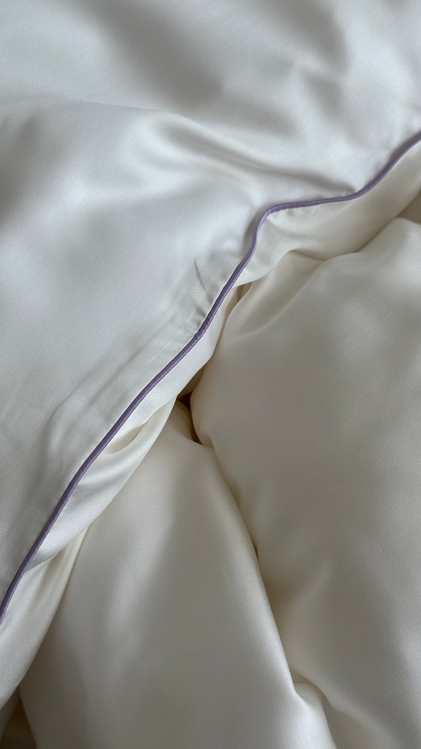 Tencel bed set with colored pipe