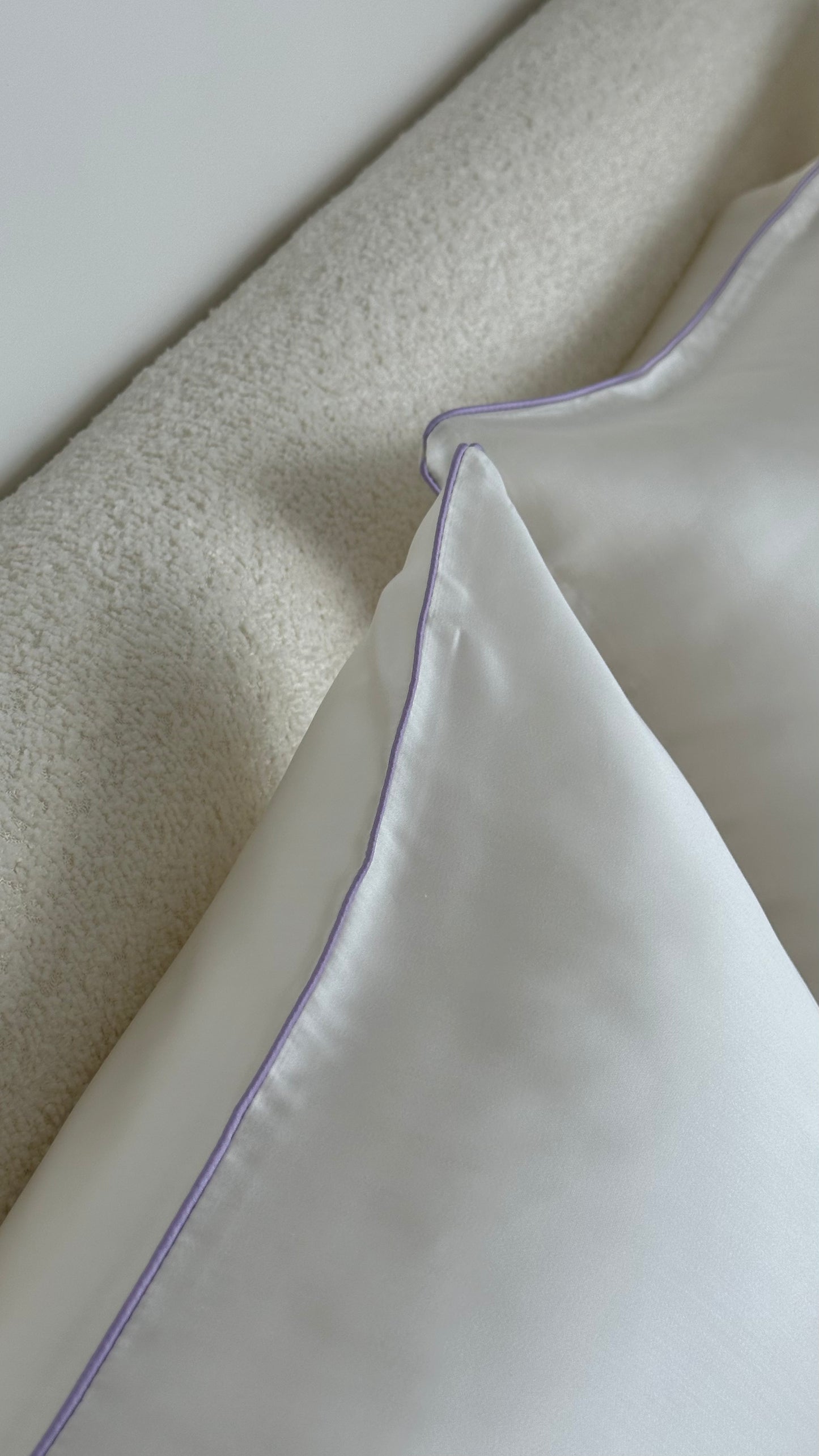 Tencel bed set with colored pipe