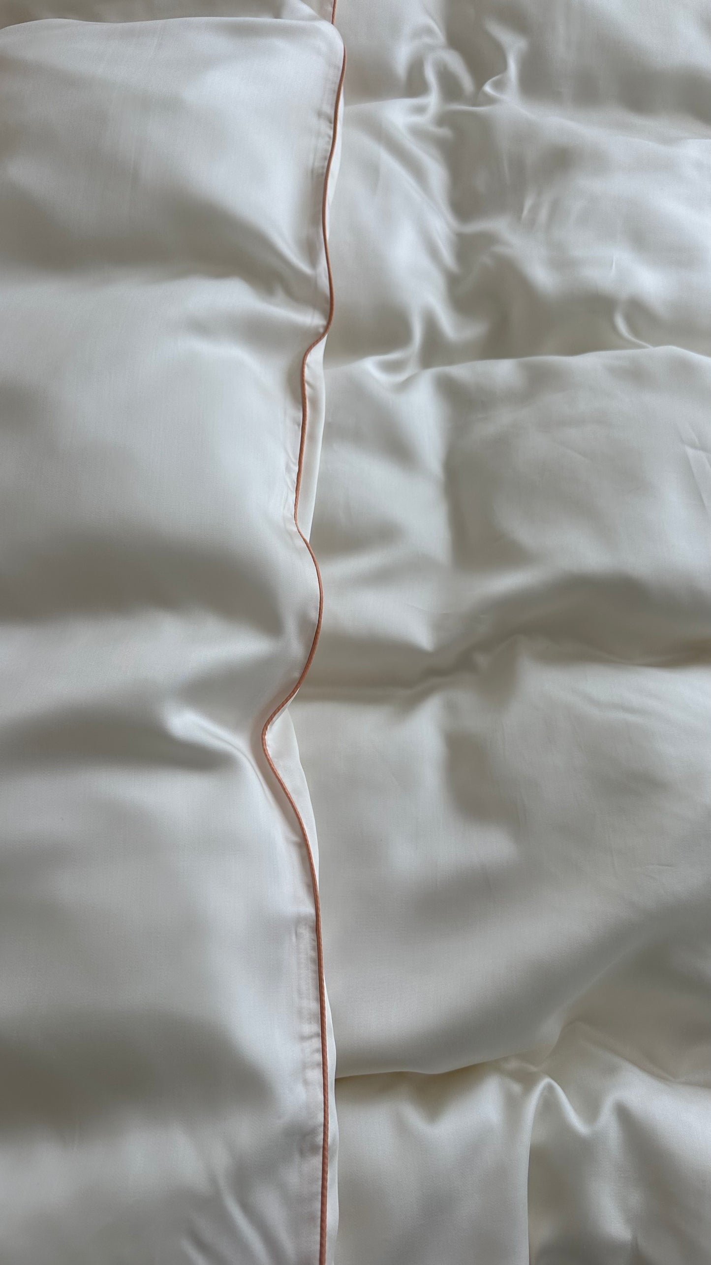 Tencel bed set with colored pipe