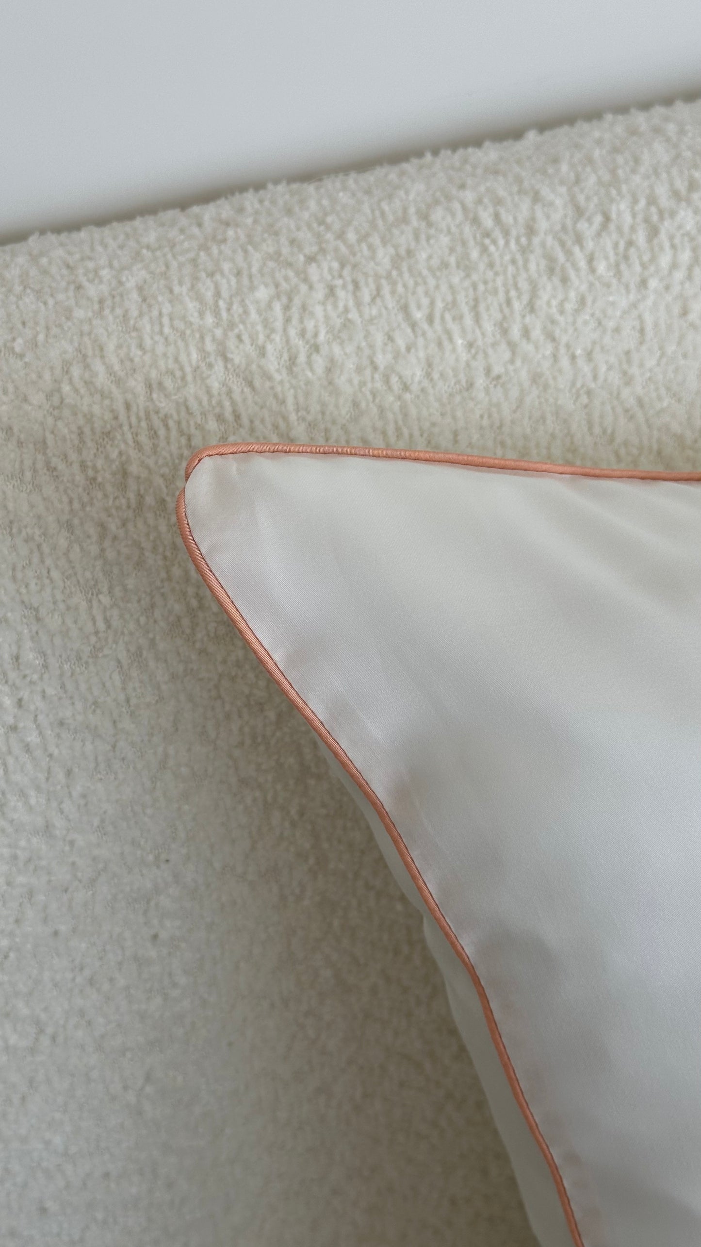 Tencel bed set with colored pipe