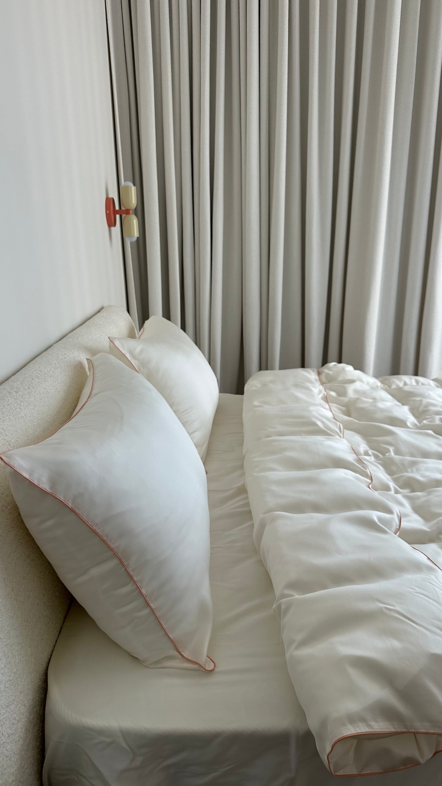Tencel bed set with colored pipe