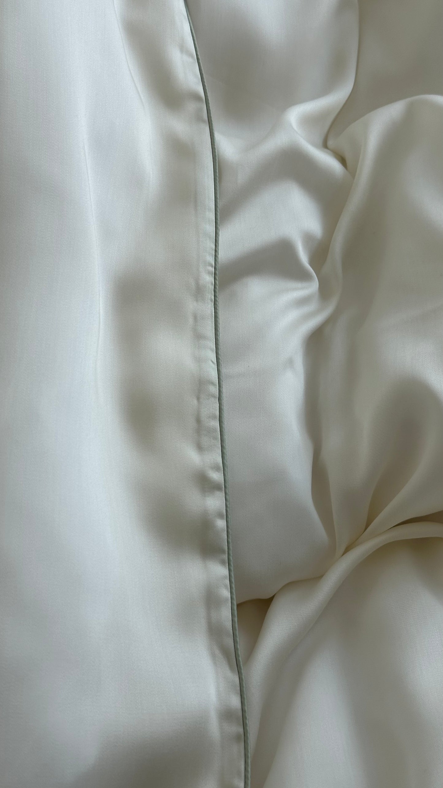 Tencel bed set with colored pipe