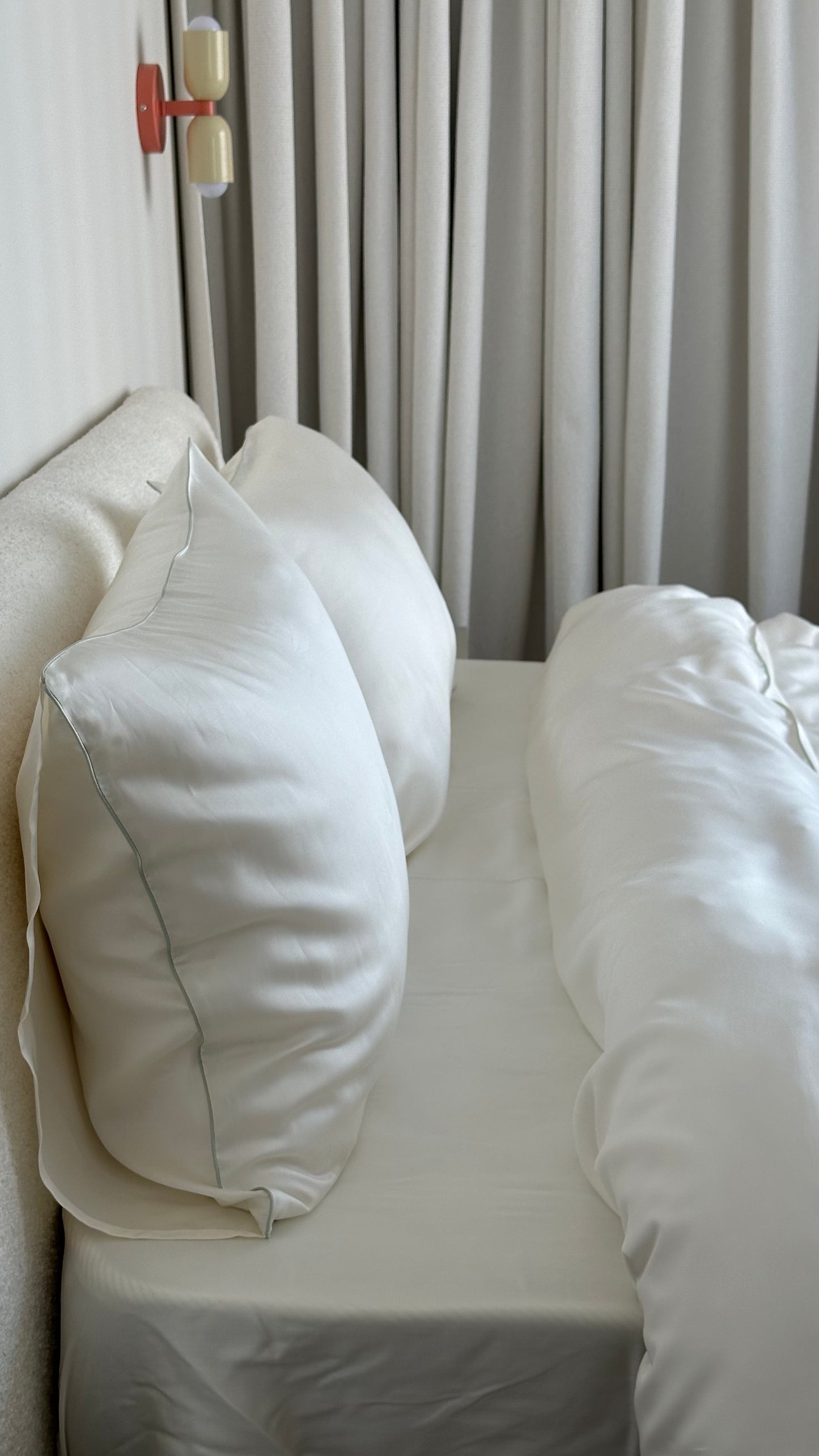 Tencel bed set with colored pipe
