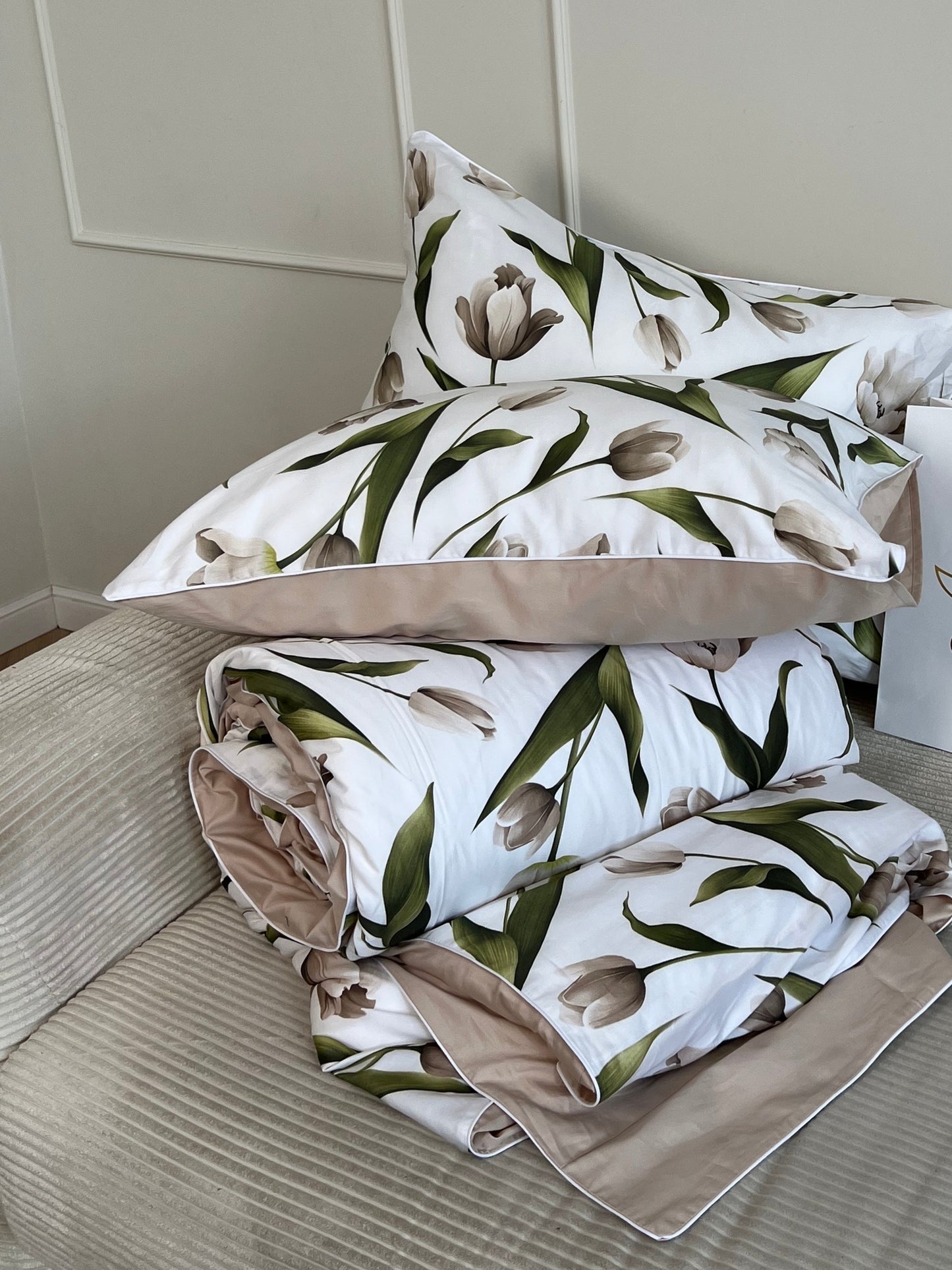 Pearl petals Bed set
