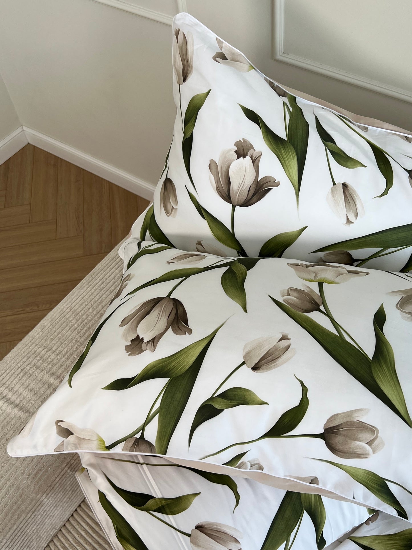 Pearl petals Bed set