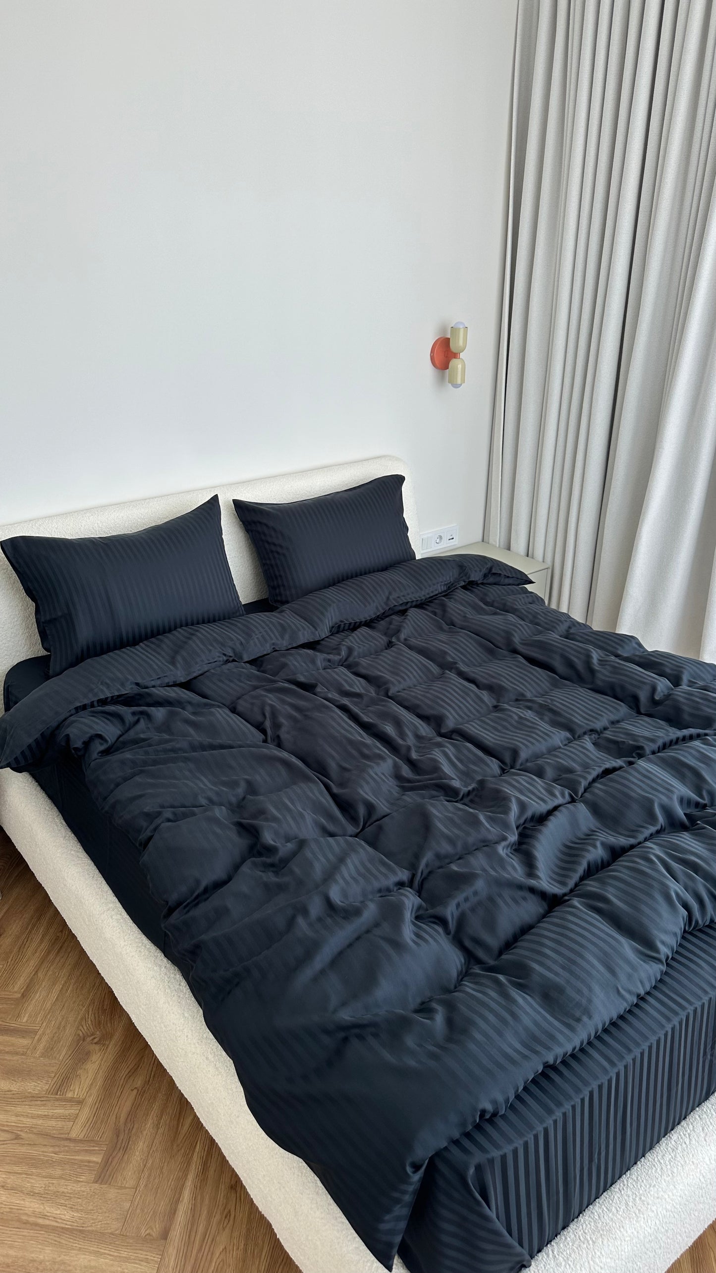 Black stripe Bed set