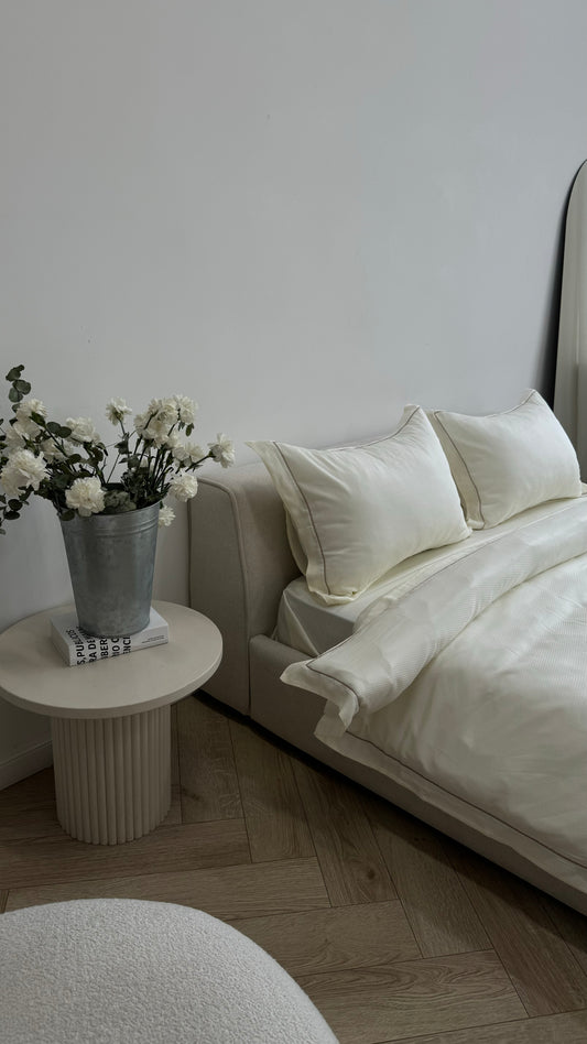 White oud Bed set