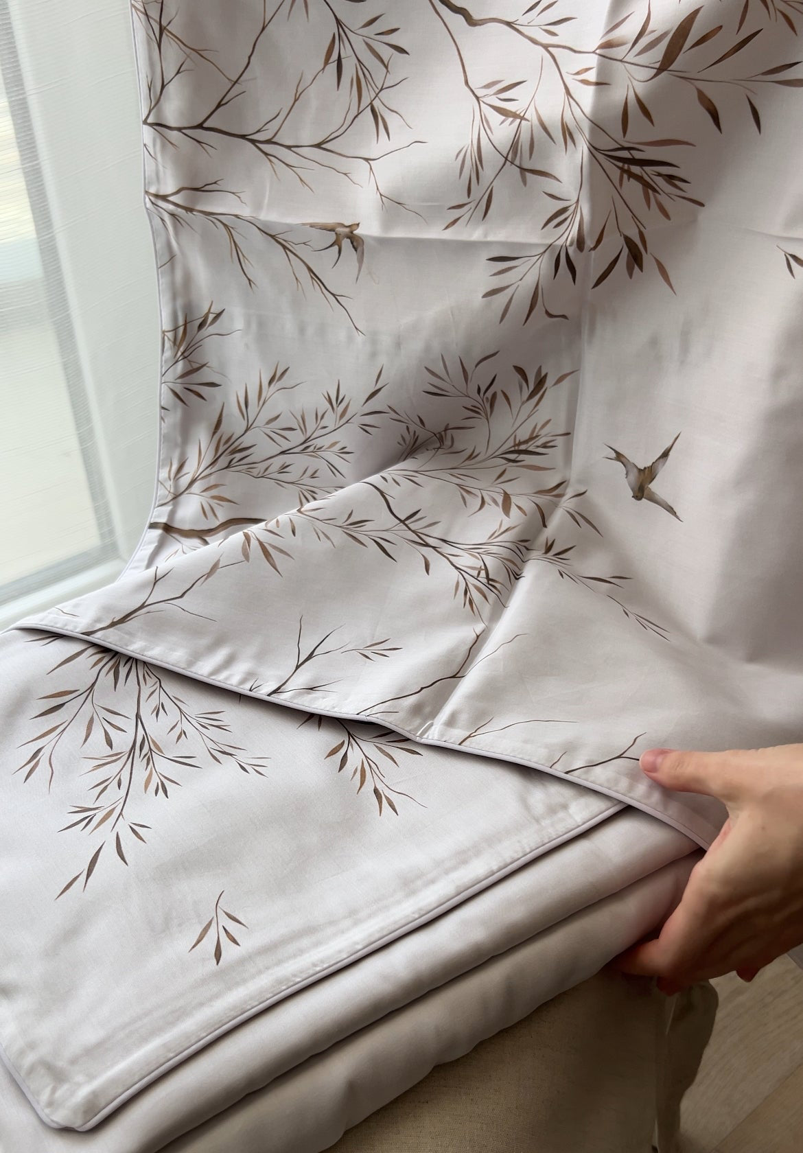 Whispering branches Two pillowcases set
