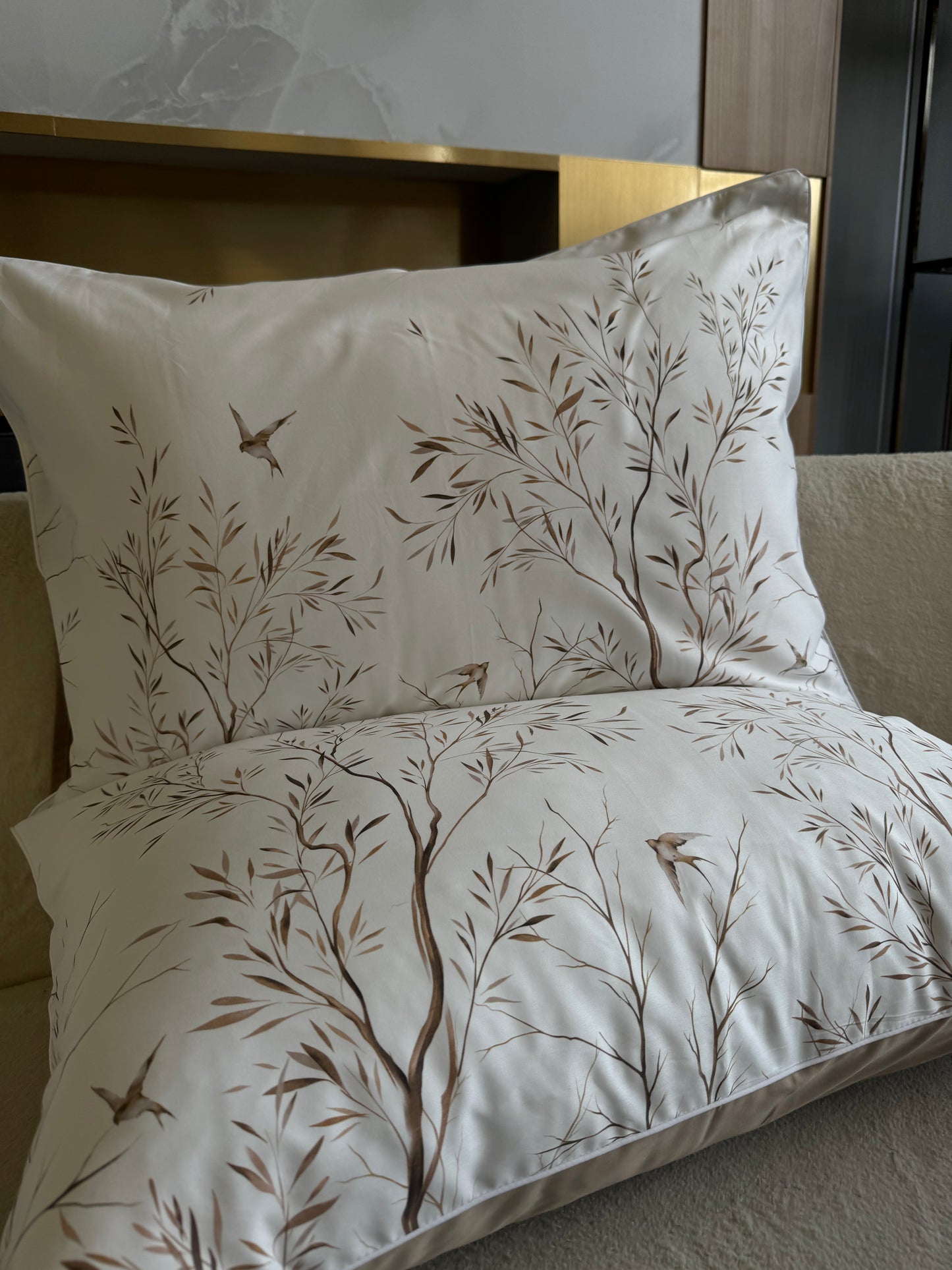 Whispering branches Bed set